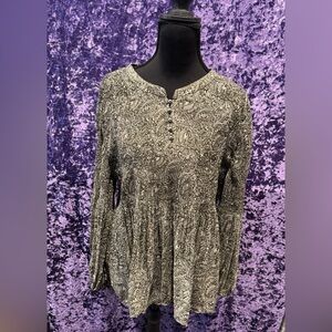 Cable & Gauge Paisley Tunic Top in Olive